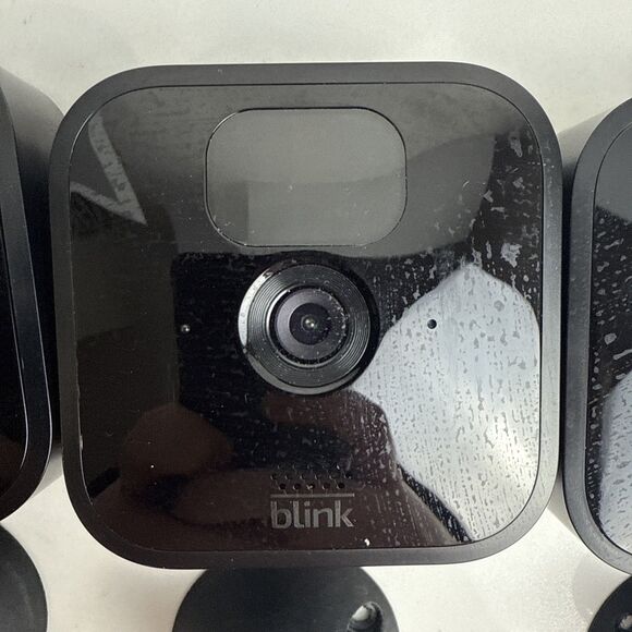 *PARTS ONLY* Blink 3rd Generation Indoor/Outdoor Camera Kit BCM00400U REGISTERED - Picture 4 of 9